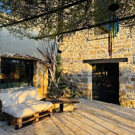 La Maison Les Vans
