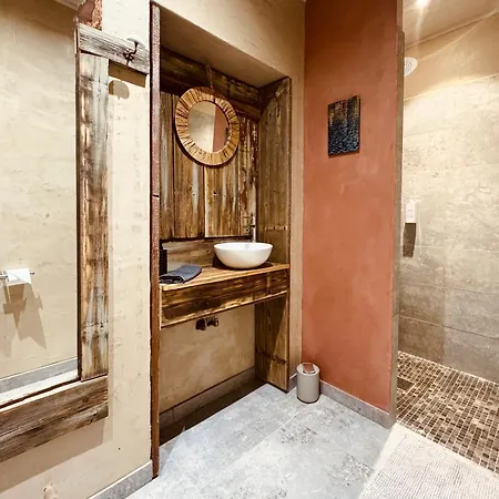 La Maison Guest house *